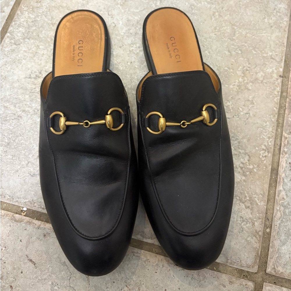Gucci Black Leather Loafers with Gold Hardware